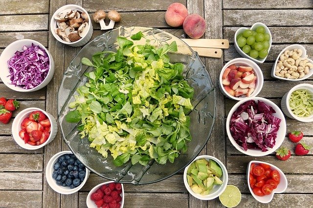 zdravé a čerstvé vitamíny z ovoce a zeleniny